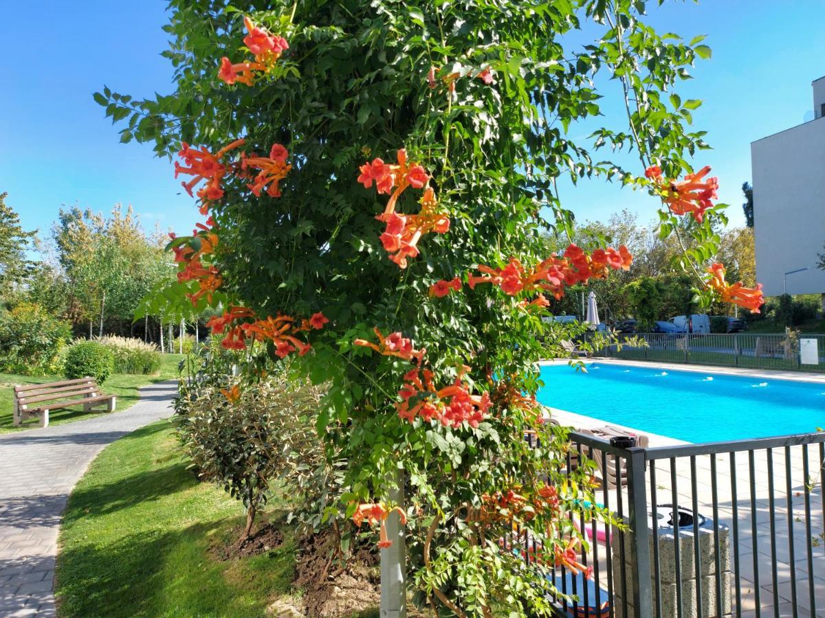 Atria Urban Resort Bukarest Kültér fotó